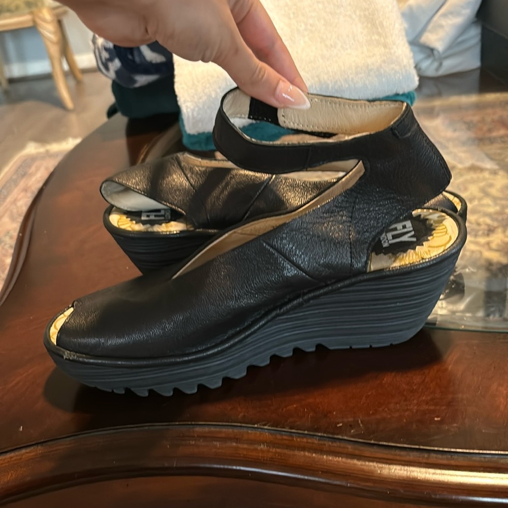 Ankle Strap Peep Toe Wedge/Sandal
